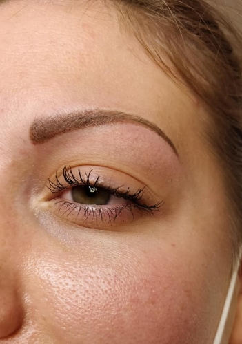 permanent makeup close up